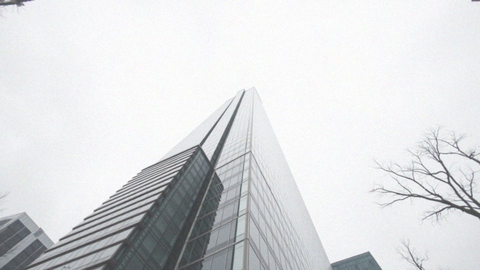 Ile pięter ma Warsaw Spire?